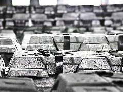 8月原鋁產量為264萬噸，同比下降3.7％